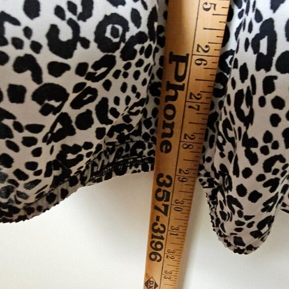 EUC LIKE NEW LOFT PRINTED SPLIT V NECK LONGSLEEVES TOP SIZE XL - Picture 13 of 13